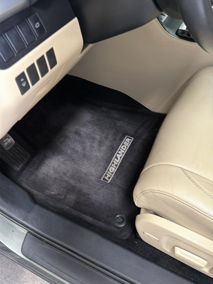 Toyota Highlander AWD 4dr V6 XLE (Natl) 2015