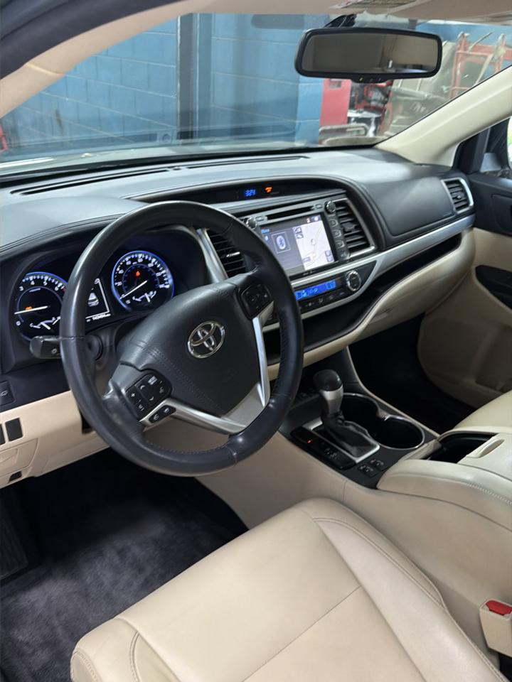 Toyota Highlander AWD 4dr V6 XLE (Natl) 2015