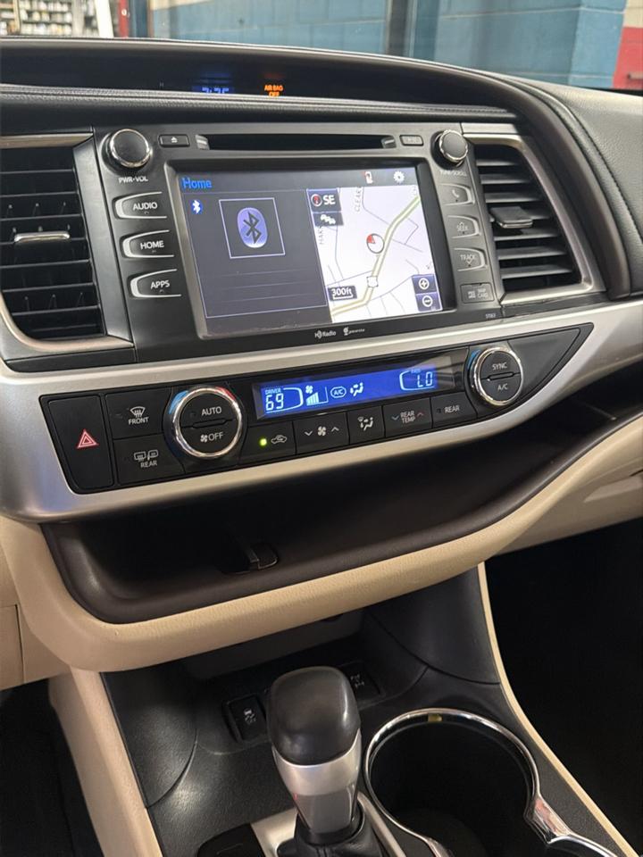 Toyota Highlander AWD 4dr V6 XLE (Natl) 2015