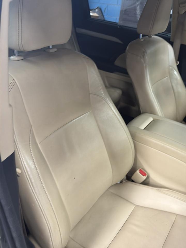 Toyota Highlander AWD 4dr V6 XLE (Natl) 2015