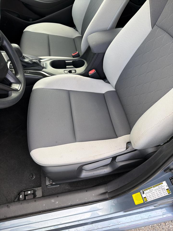 Toyota Corolla LE CVT (Natl) 2025
