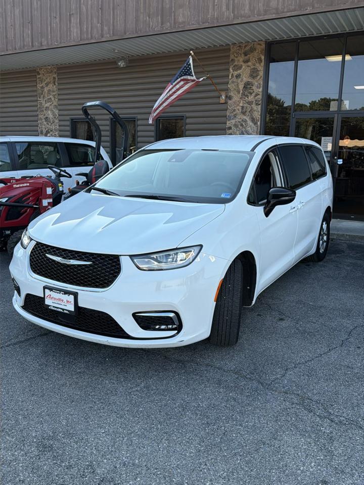 Chrysler Pacifica Touring L FWD 2024