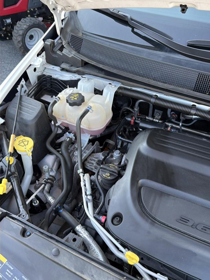 Chrysler Pacifica Touring L FWD 2024