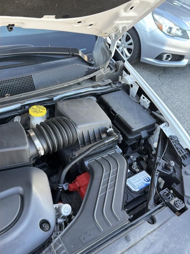 Chrysler Pacifica Touring L FWD 2024