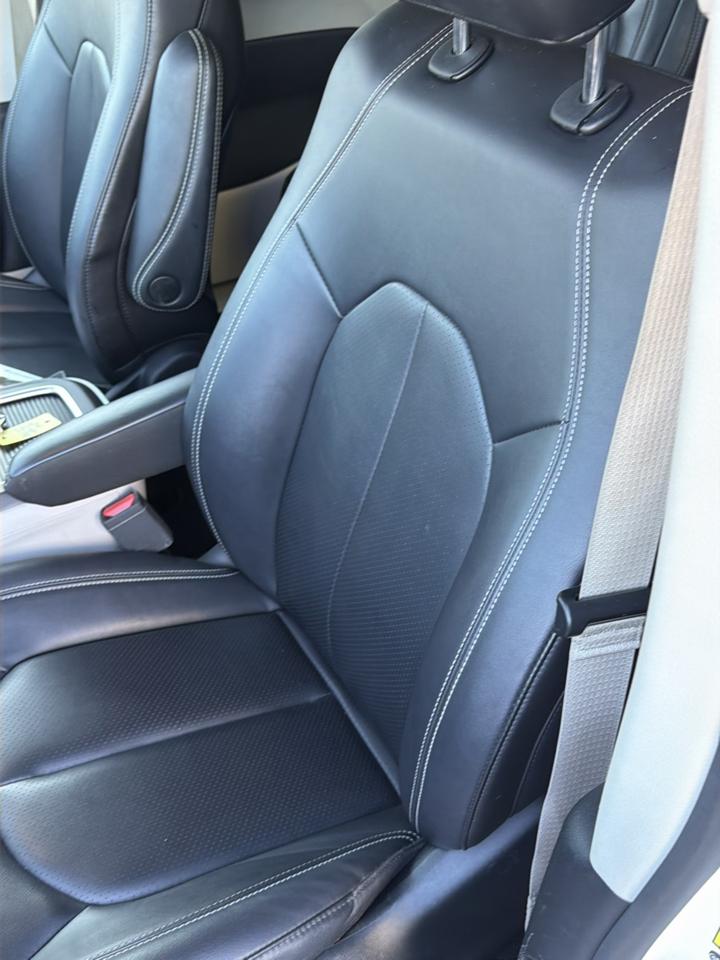 Chrysler Pacifica Touring L FWD 2024