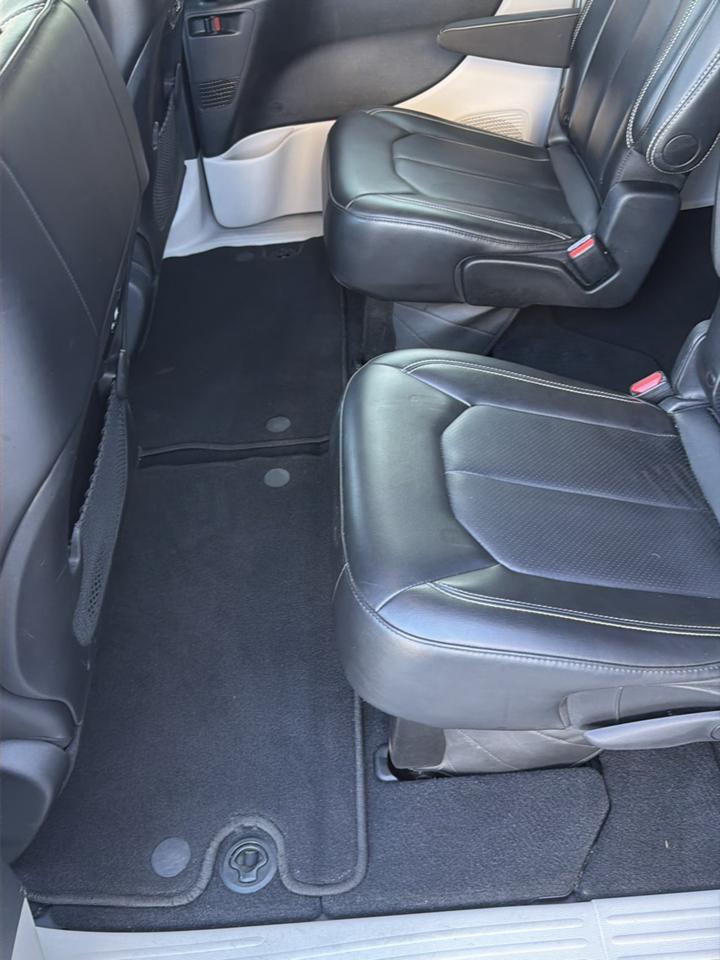 Chrysler Pacifica Touring L FWD 2024