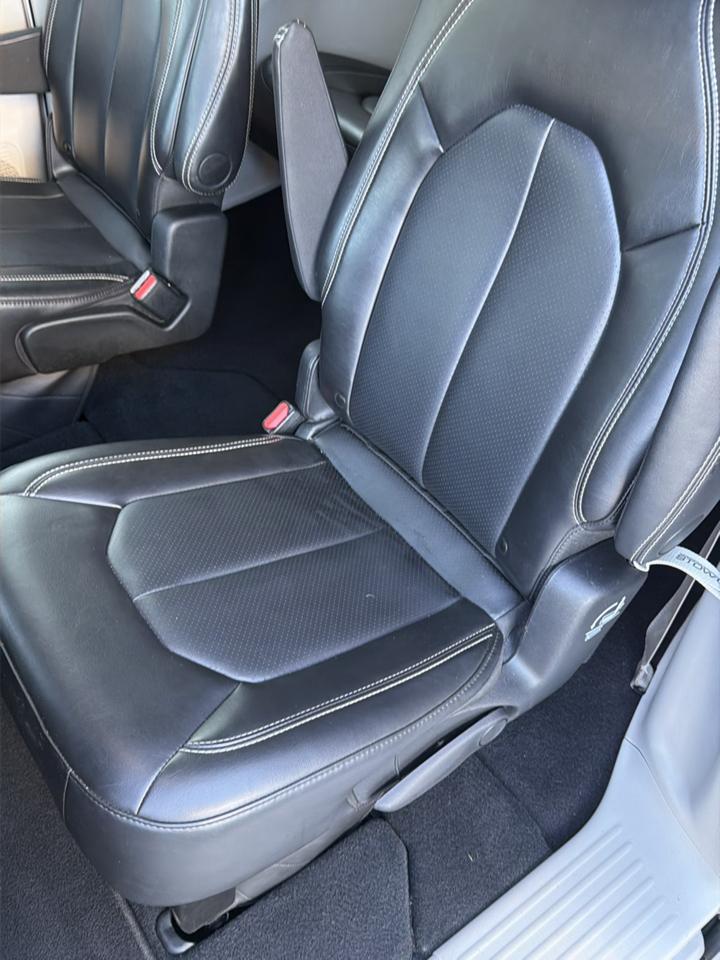 Chrysler Pacifica Touring L FWD 2024