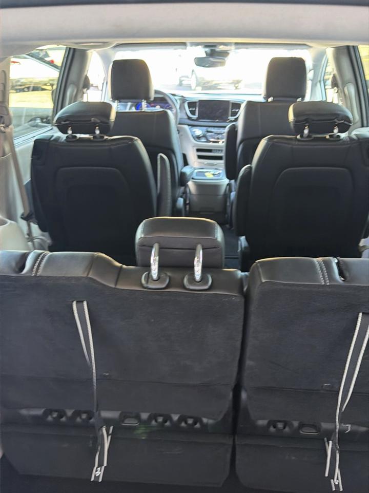 Chrysler Pacifica Touring L FWD 2024