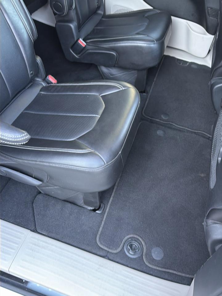 Chrysler Pacifica Touring L FWD 2024