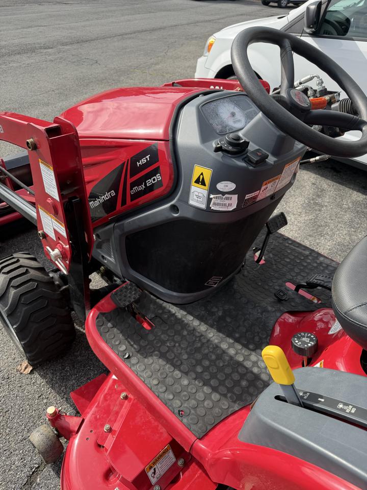 Mahindra EMax 20s  2021