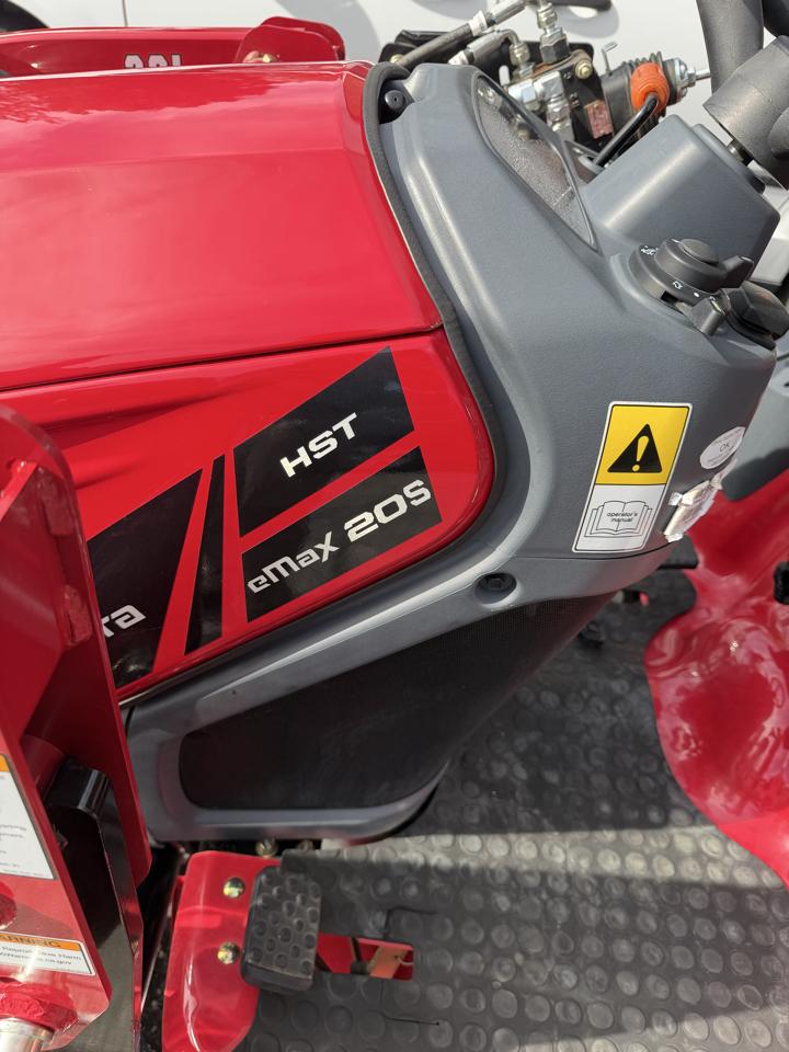 Mahindra EMax 20s  2021