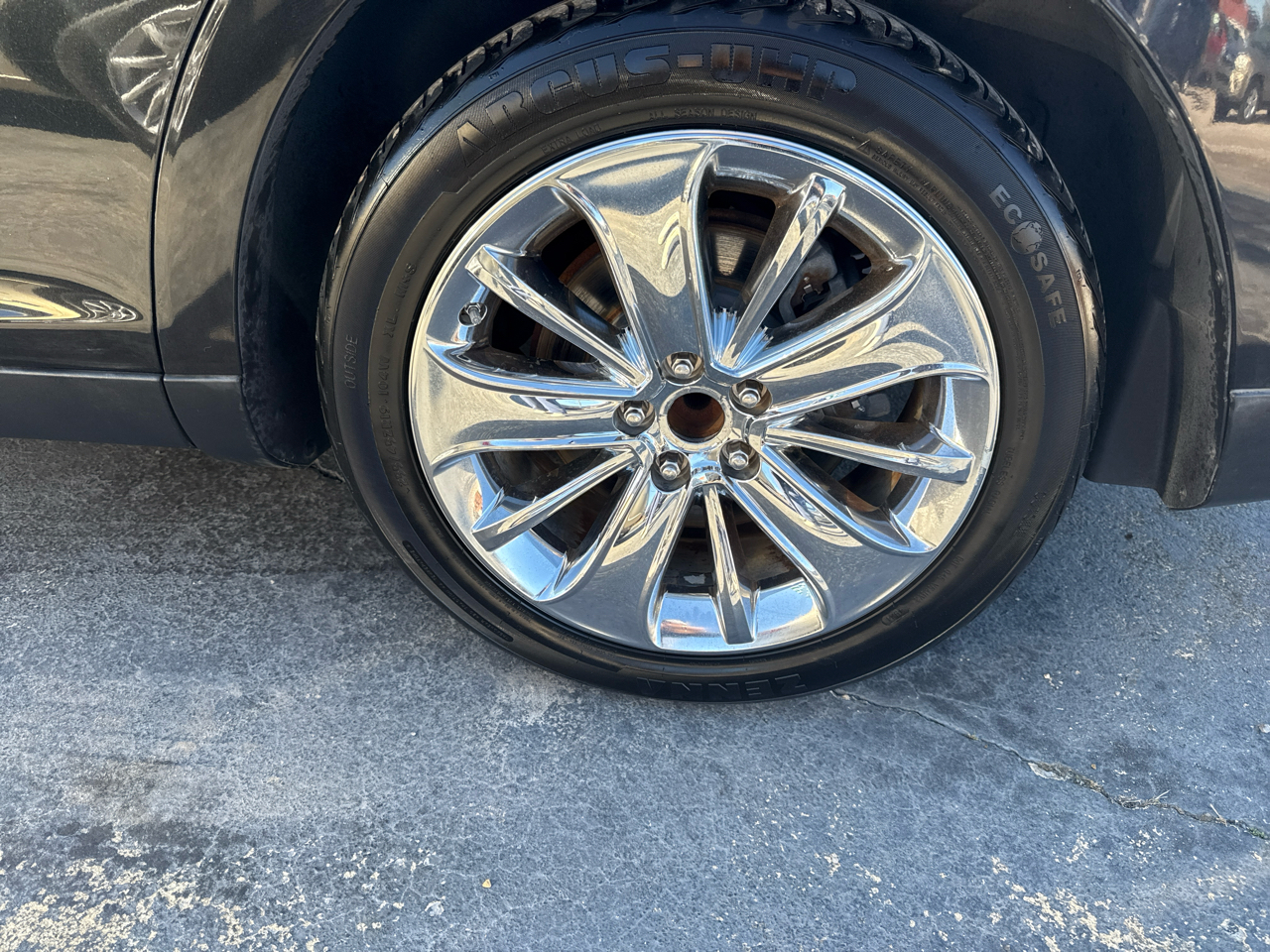 Ford Taurus Limited FWD 2011