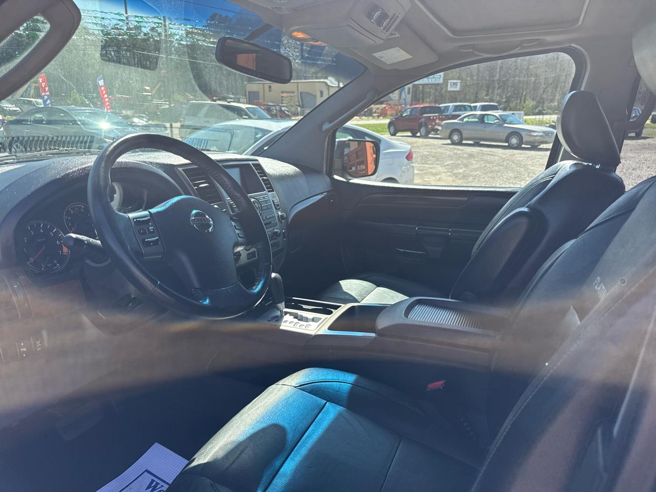 Nissan Armada SV 4WD 2011