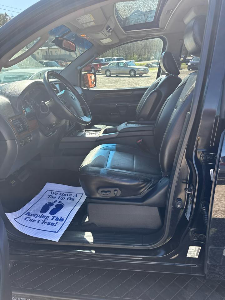 Nissan Armada SV 4WD 2011