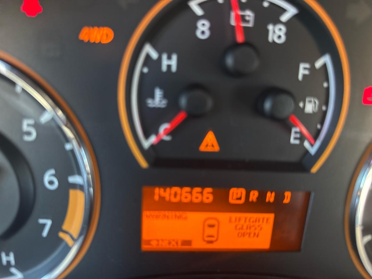 Nissan Armada SV 4WD 2011