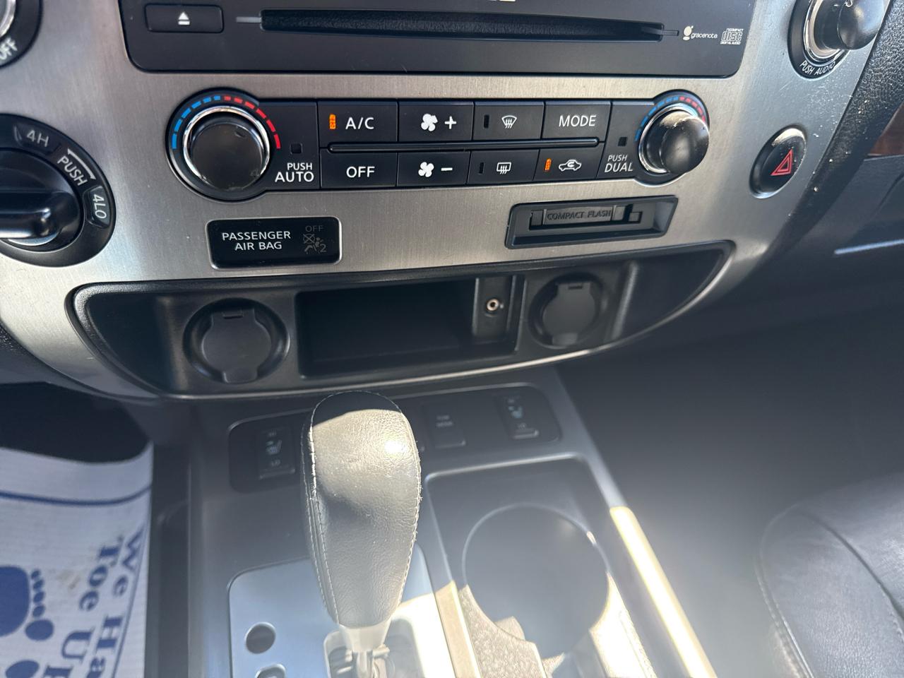 Nissan Armada SV 4WD 2011