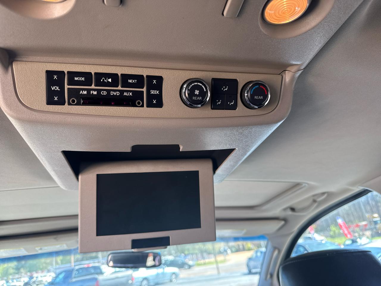 Nissan Armada SV 4WD 2011