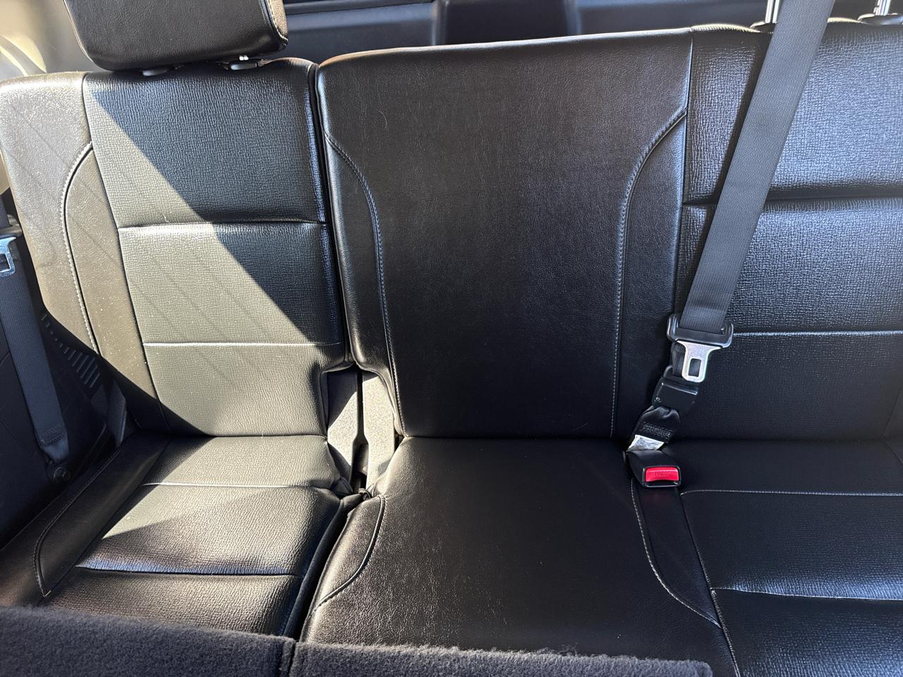 Nissan Armada SV 4WD 2011