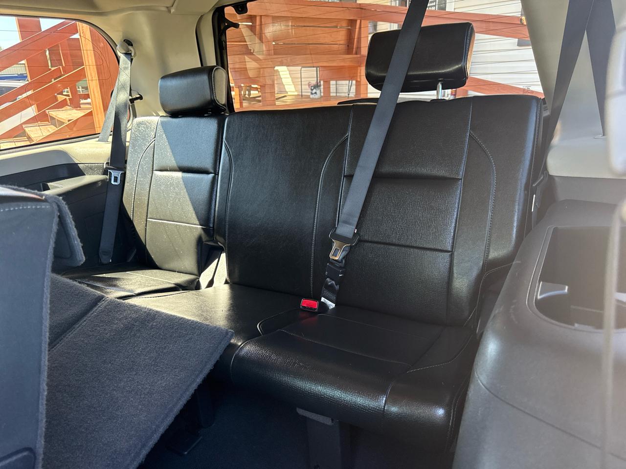 Nissan Armada SV 4WD 2011