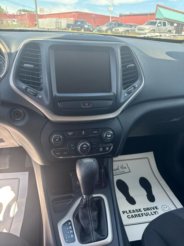 Jeep Cherokee Latitude FWD 2016