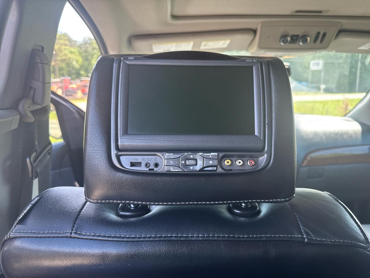 Nissan Armada Platinum 2WD 2013