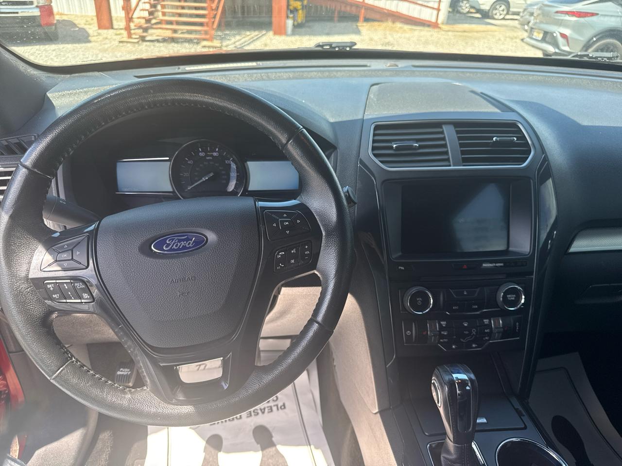 Ford Explorer XLT FWD 2018