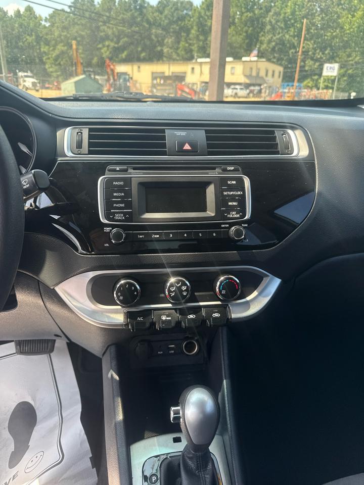 Kia Rio LX 6A 2017