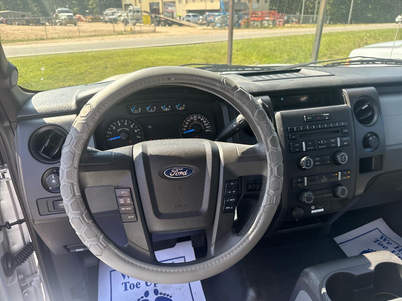 Ford F-150 XL SuperCab 8-ft. Bed 2WD 2014