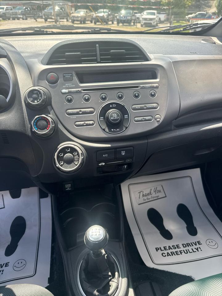 Honda Fit Sport 5-Speed MT 2009