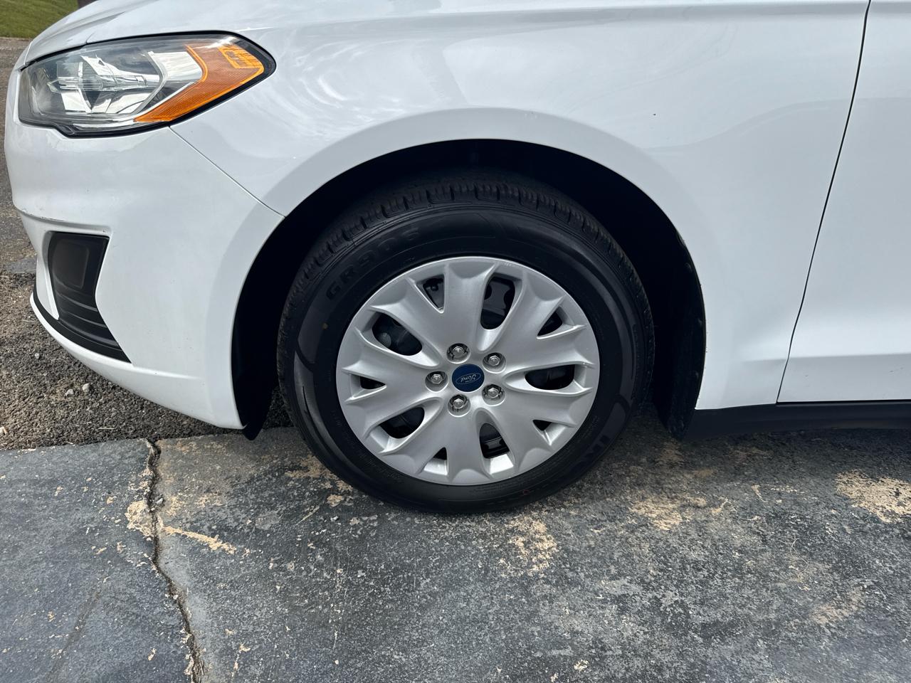 Ford Fusion S 2020