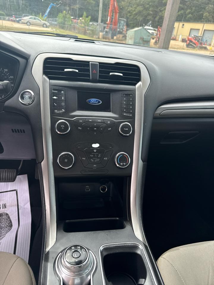 Ford Fusion S 2020