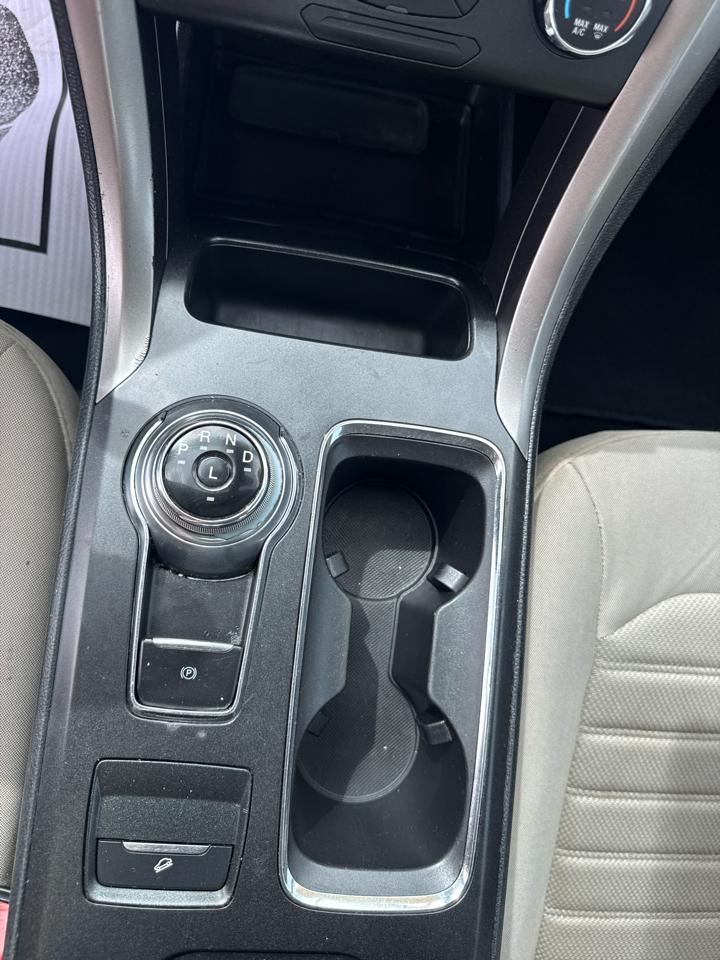 Ford Fusion S 2020