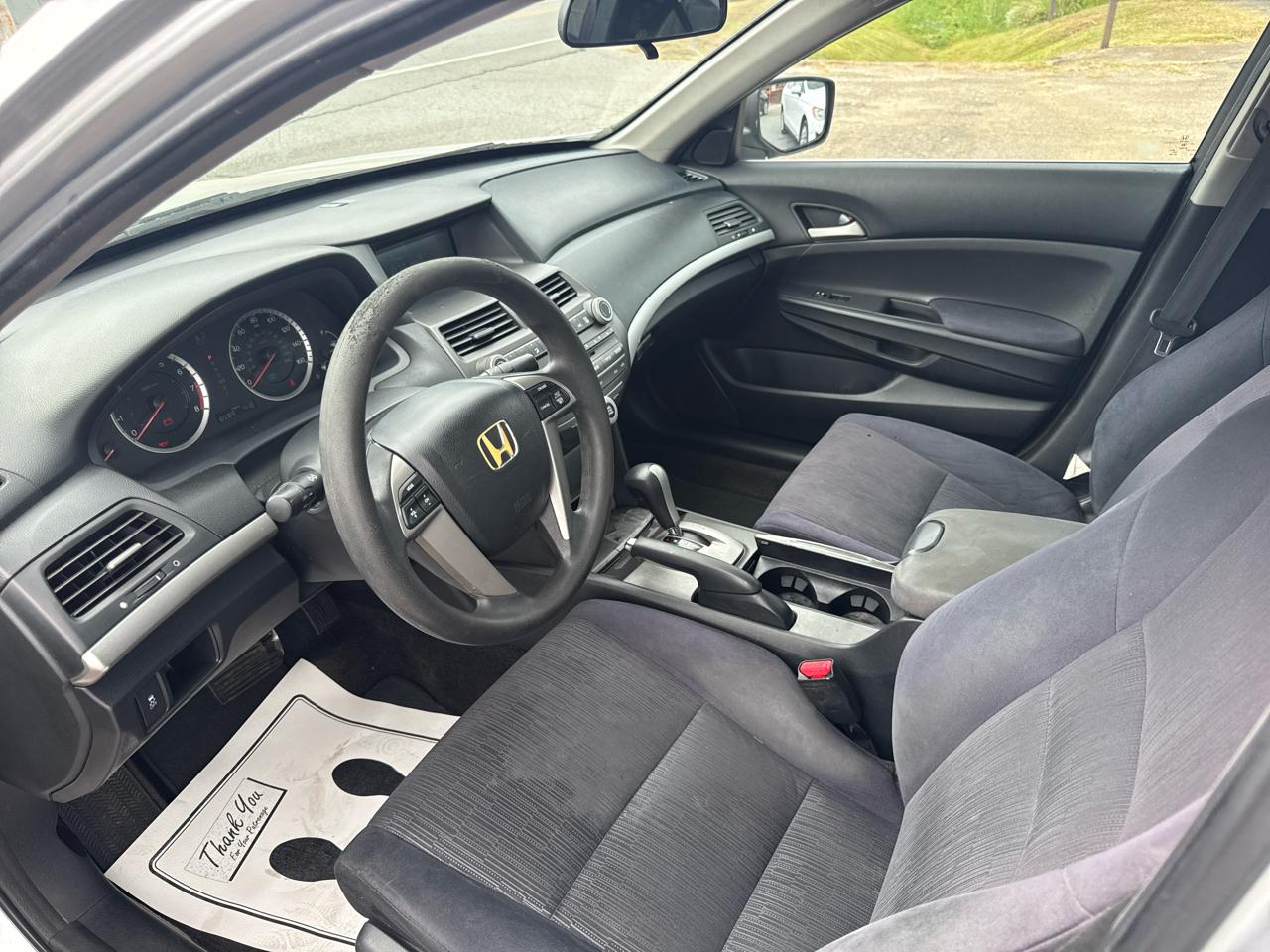 Honda Accord LX sedan AT 2011