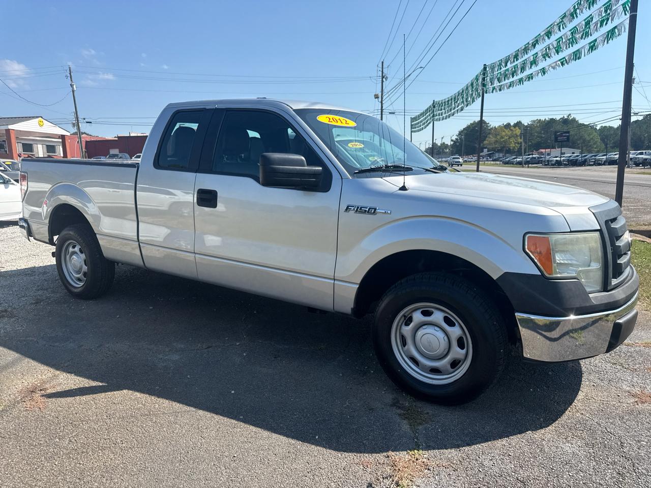 Ford F-150 XL SuperCab 8-ft. Bed 2WD 2012