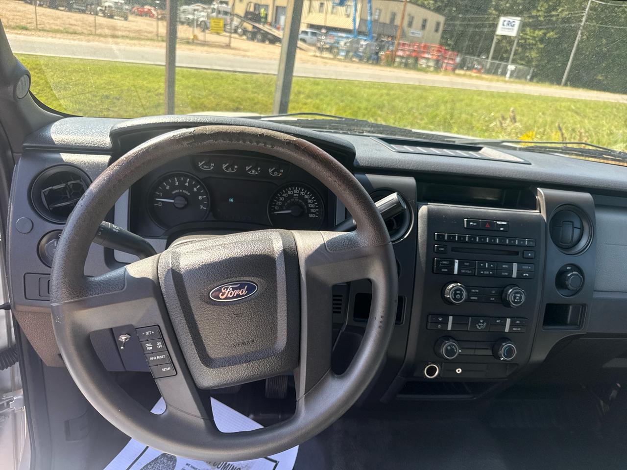 Ford F-150 XL SuperCab 8-ft. Bed 2WD 2012