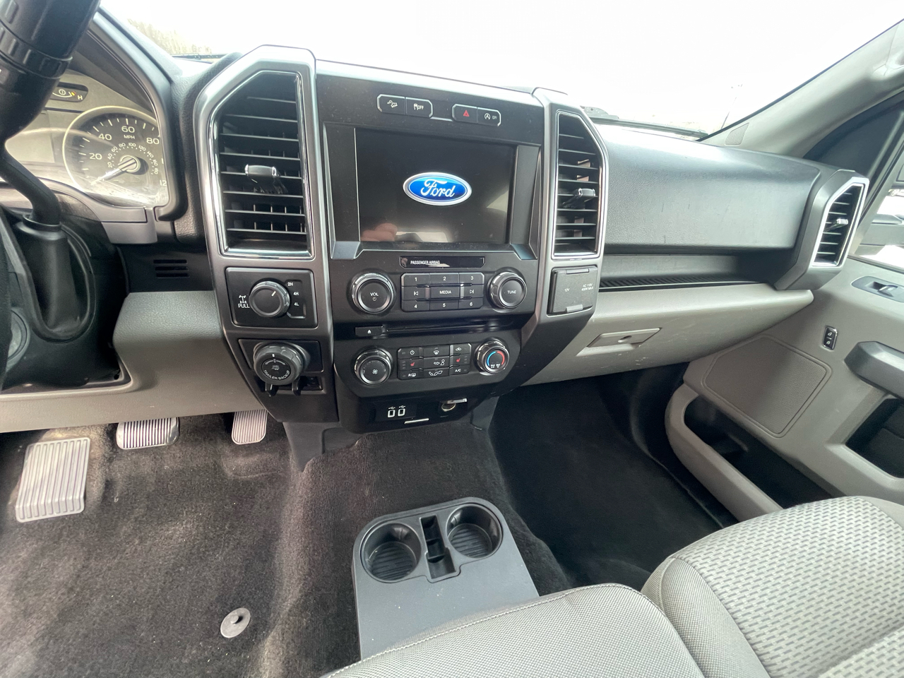 Ford F-150 SuperCrew 139" FX4 4WD 2018