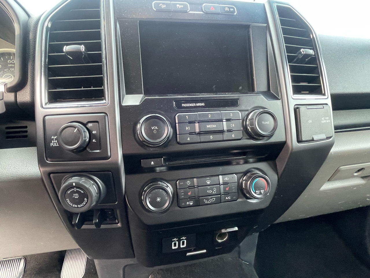 Ford F-150 SuperCrew 139" FX4 4WD 2018