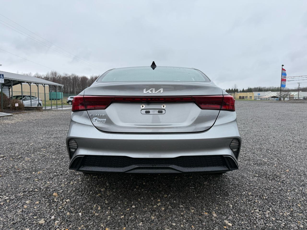 2023 Kia Forte LXS - Photo 7