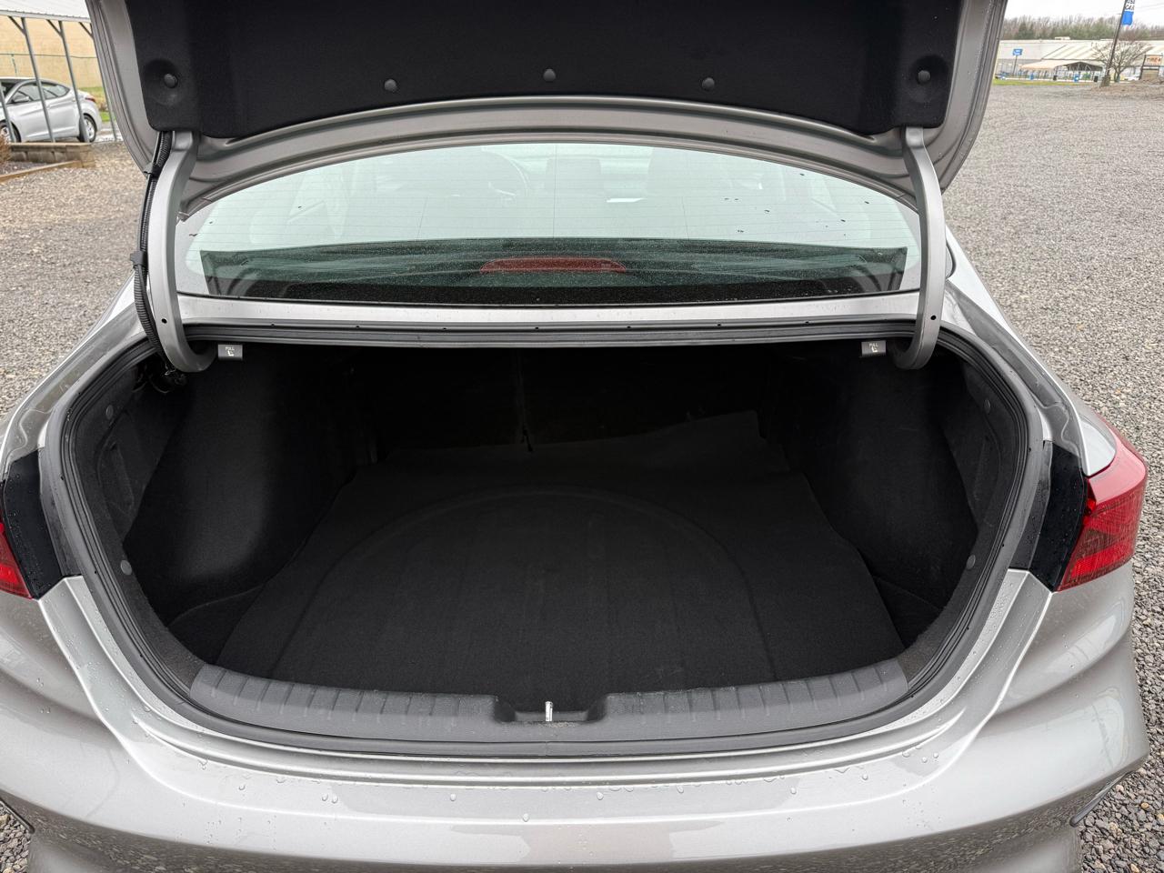 2023 Kia Forte LXS - Photo 25