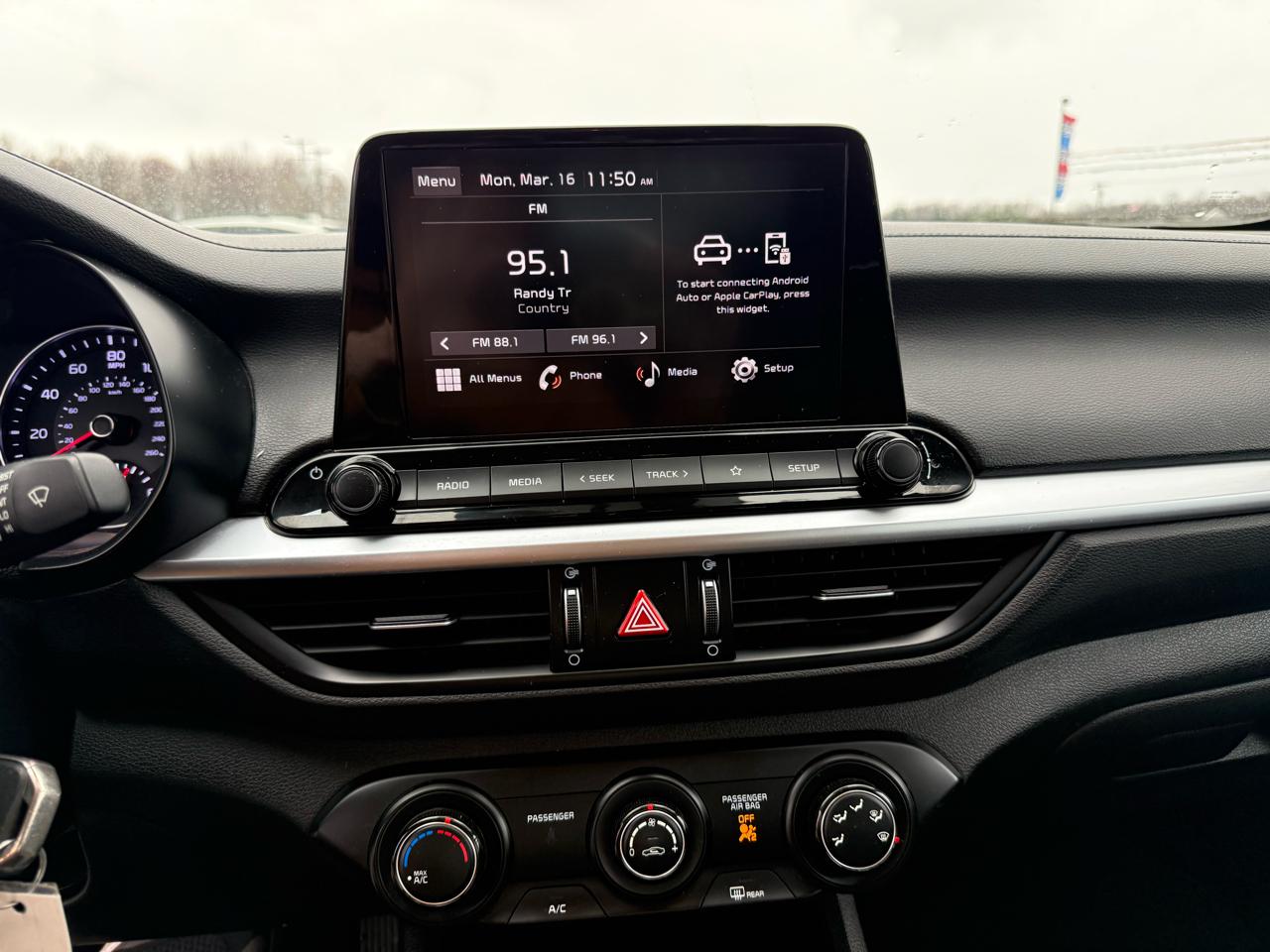 2023 Kia Forte LXS - Photo 16