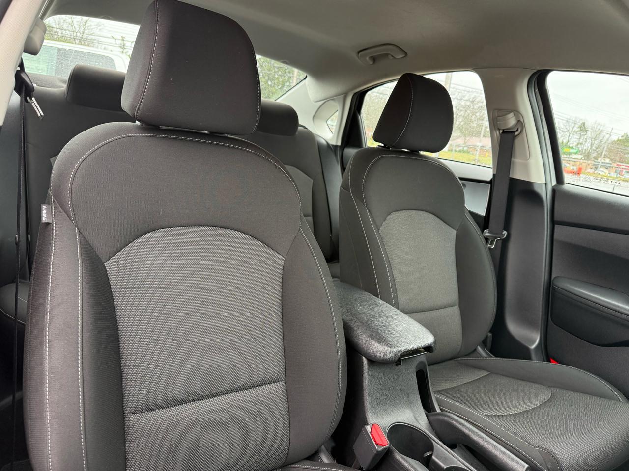 2023 Kia Forte LXS - Photo 21