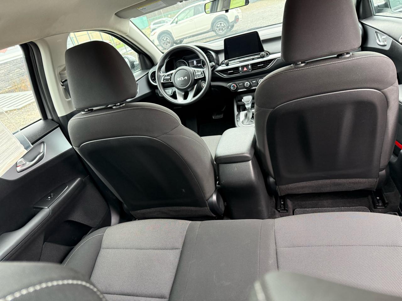 2023 Kia Forte LXS - Photo 24