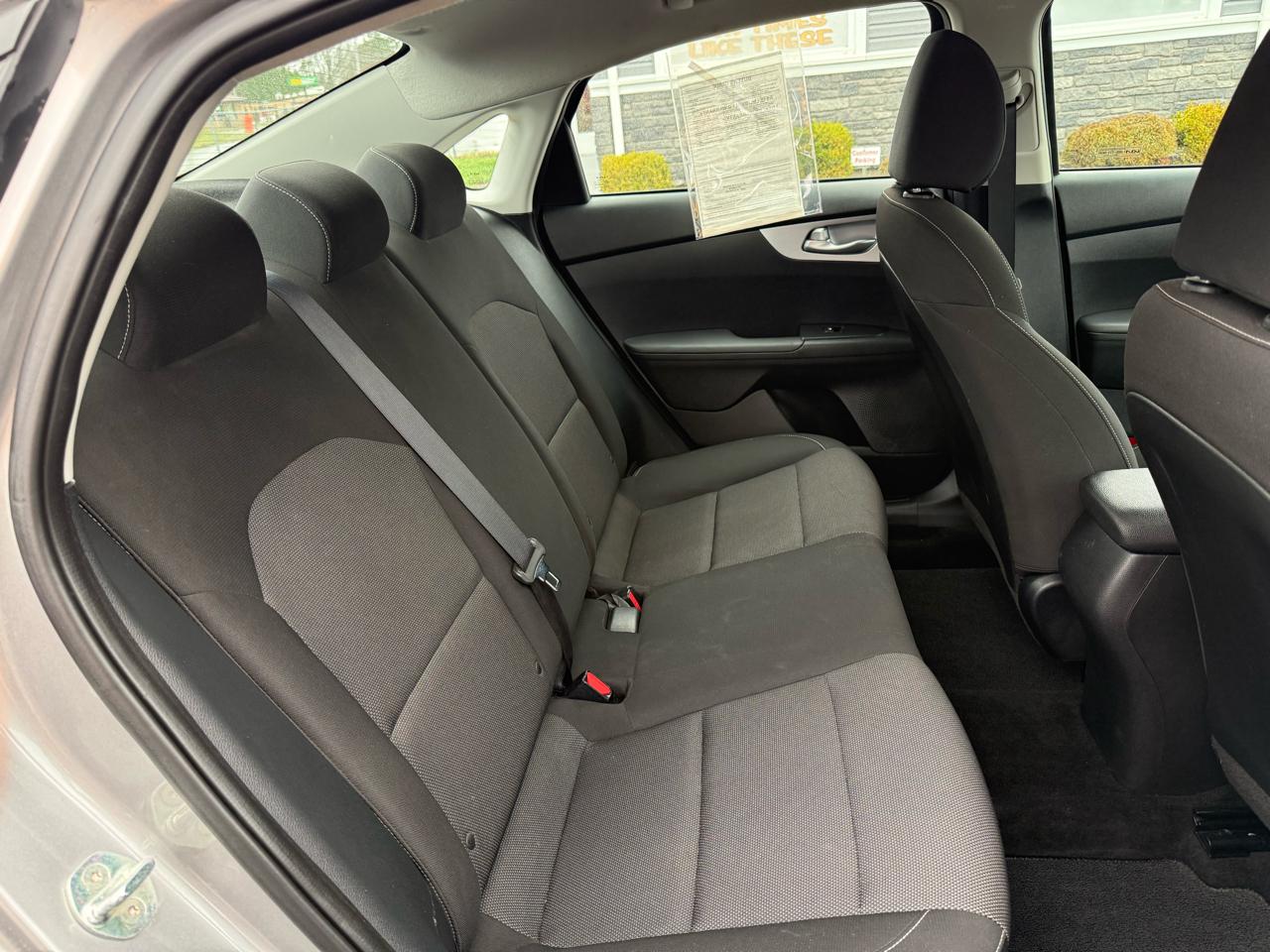 2023 Kia Forte LXS - Photo 23