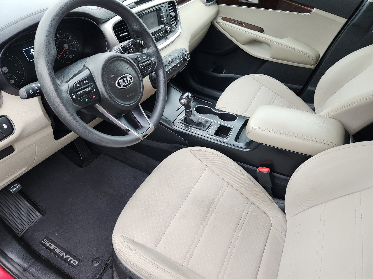 2017 Kia Sorento LX V6 photo 12