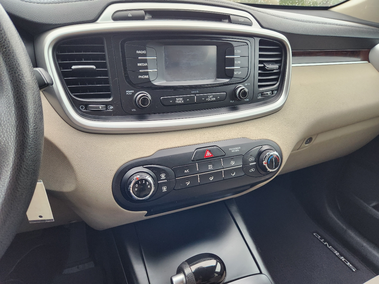 2017 Kia Sorento LX V6 photo 14