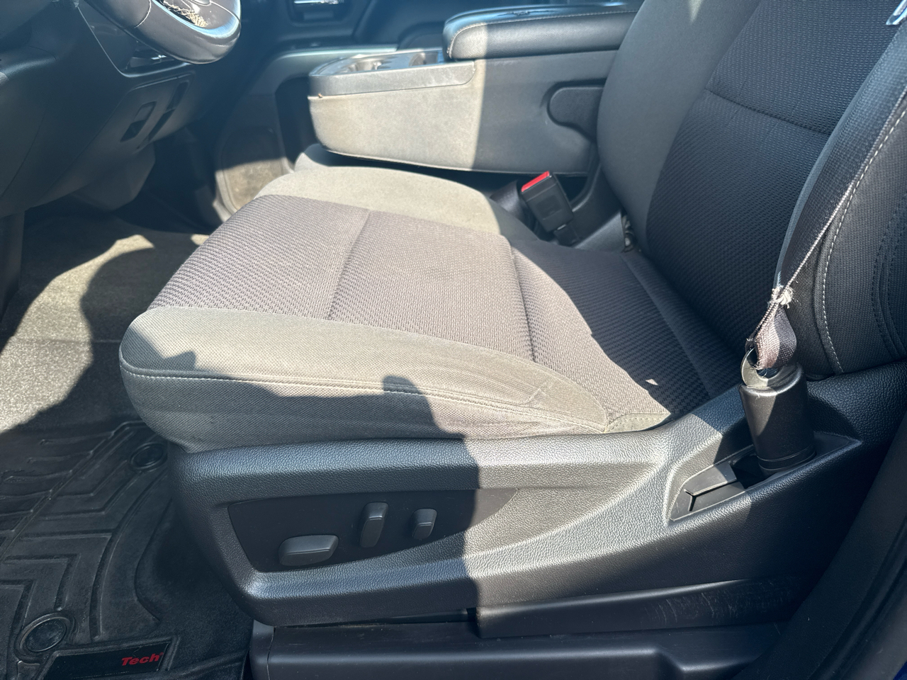2014 Chevrolet Silverado 1500 LT photo 4
