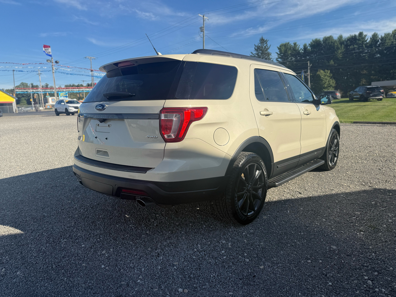 2018 Ford Explorer XLT photo 2