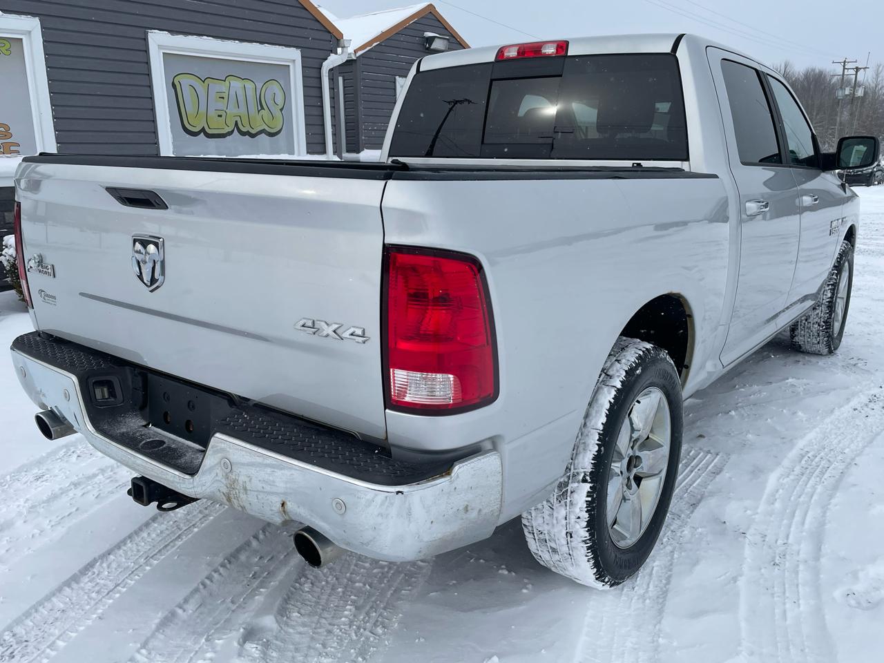 RAM 1500 Big Horn/Lone Star 4x4 Crew Cab 5'7" Box 2017