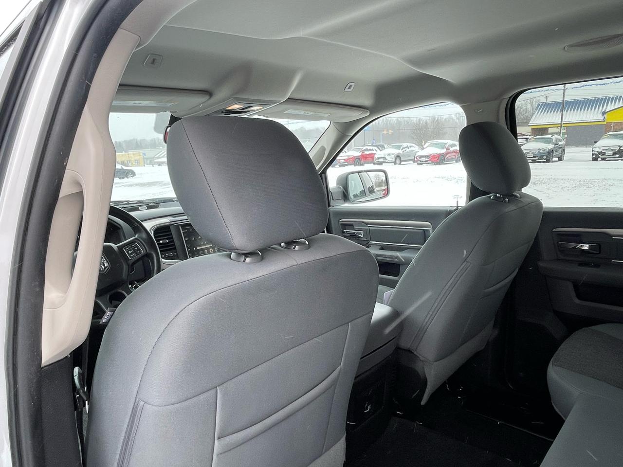 RAM 1500 Big Horn/Lone Star 4x4 Crew Cab 5'7" Box 2017