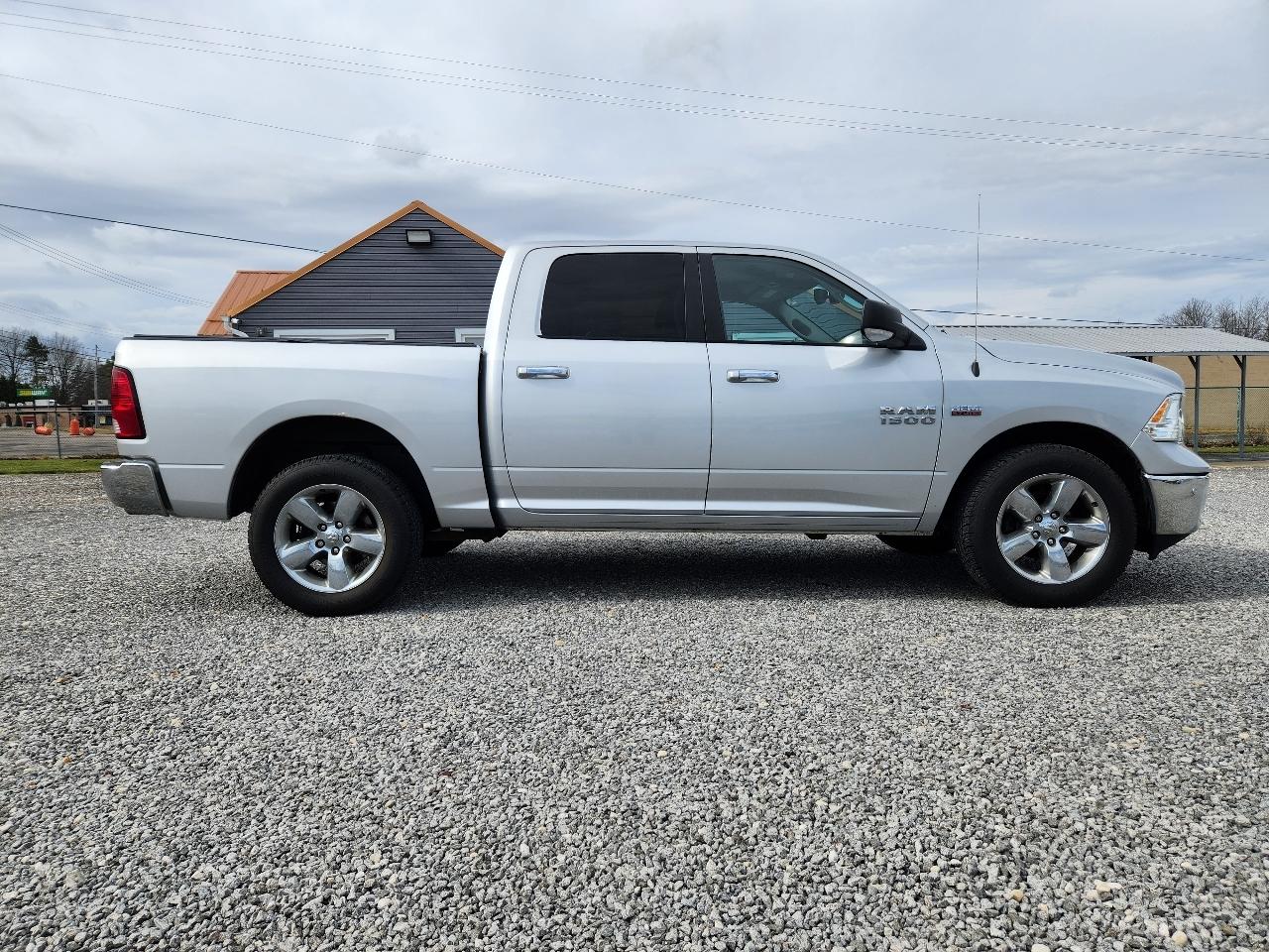 RAM 1500 Big Horn/Lone Star 4x4 Crew Cab 5'7" Box 2017